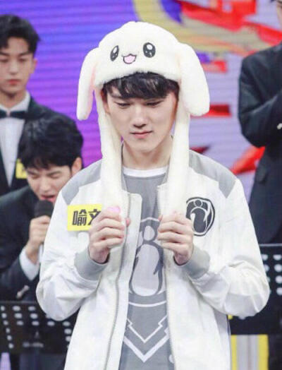 【lpl战报】EDG 2-0 UP：Scout妖姬伤害爆炸 EDG直落两城战胜RA